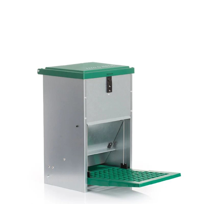 Treadle Chicken Feeder with Ratguard fitted | 8kg Feed Capacity